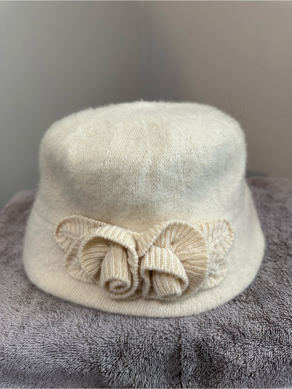 Cream Women's Wool Flower Bucket Hat - Unbranded